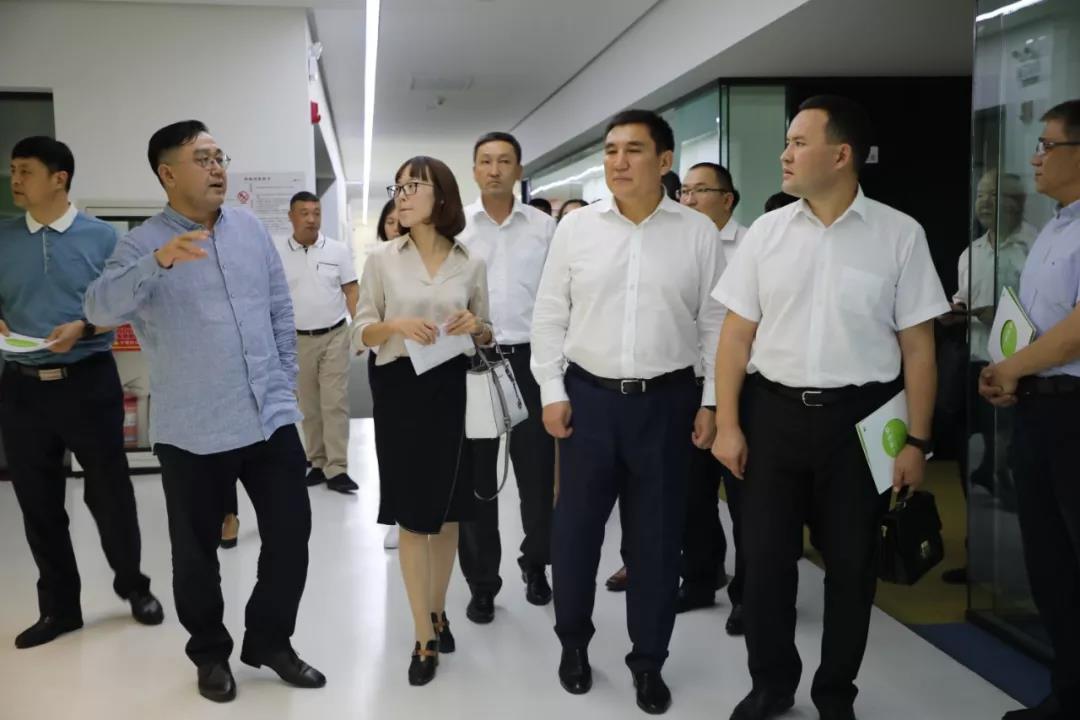參觀研發中心專家墻.jpg